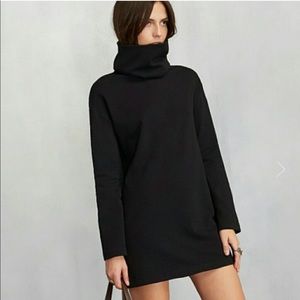 Reformation Greenland dress in navy